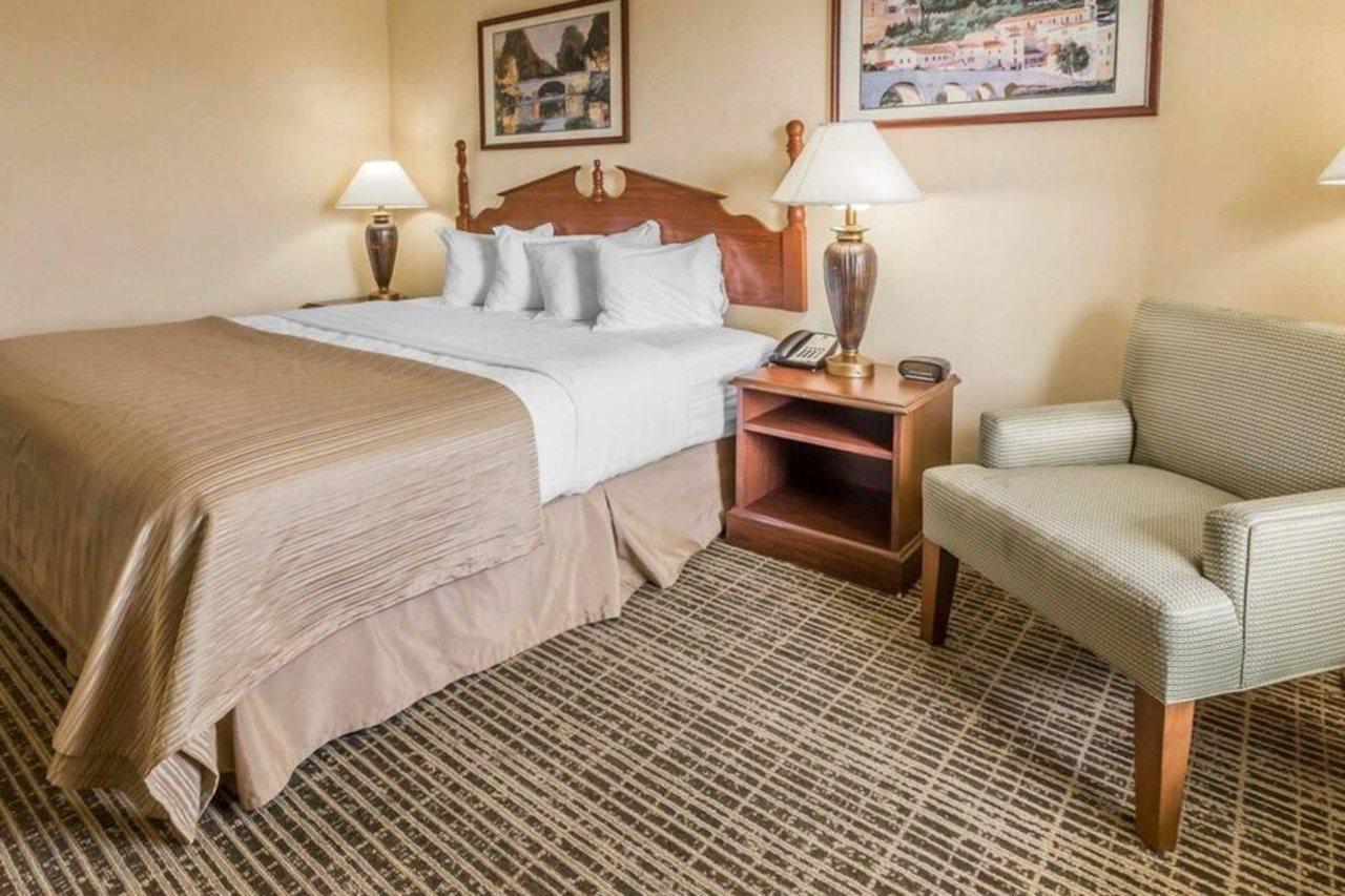 Quality Inn Sylacauga Екстер'єр фото